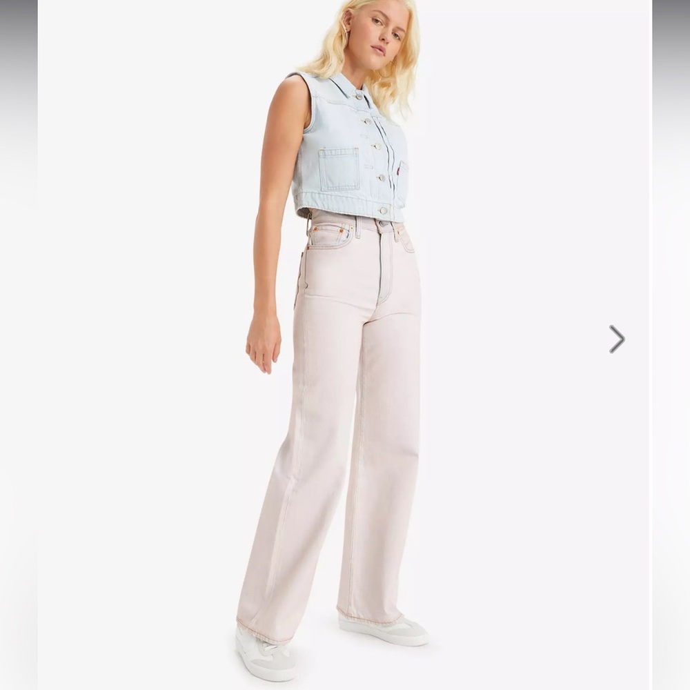Woman’s NWTs Wide Leg Levi’s In Fairy Dust Dreams